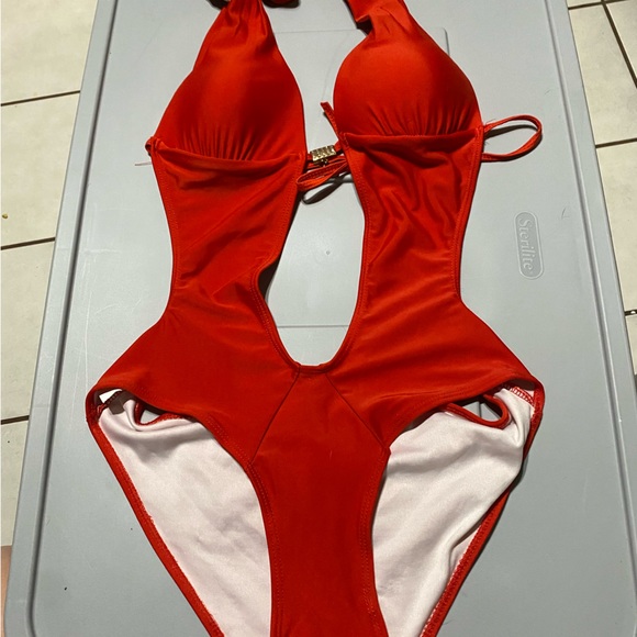 Bundle of 4 bathing suits - Picture 6 of 9